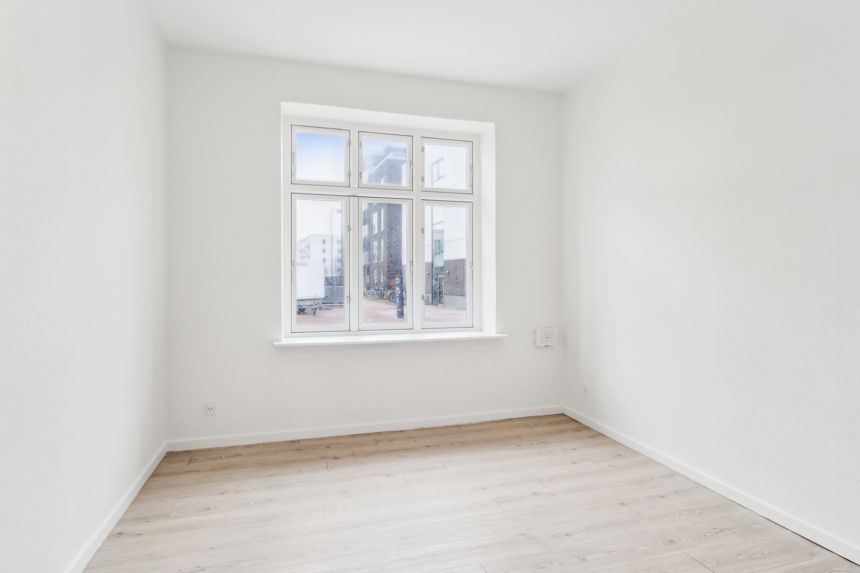 Rummelig 4-værelses lejlighed på 90 m² med direkte udgang til baggård billede 6