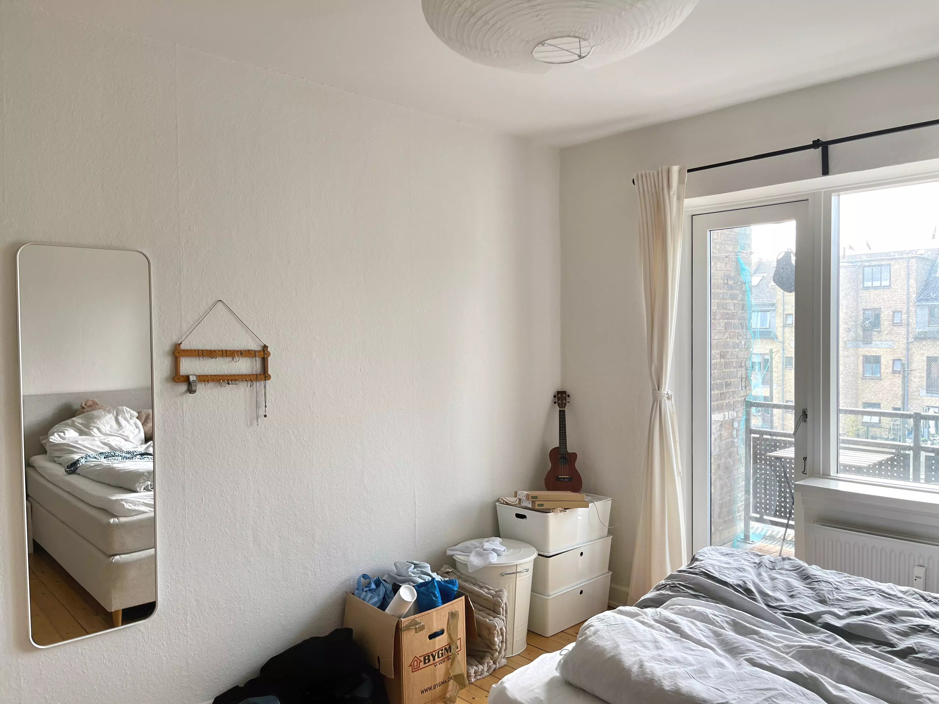 Skøn 2 værelses lejlighed med meget potentiale billede 2