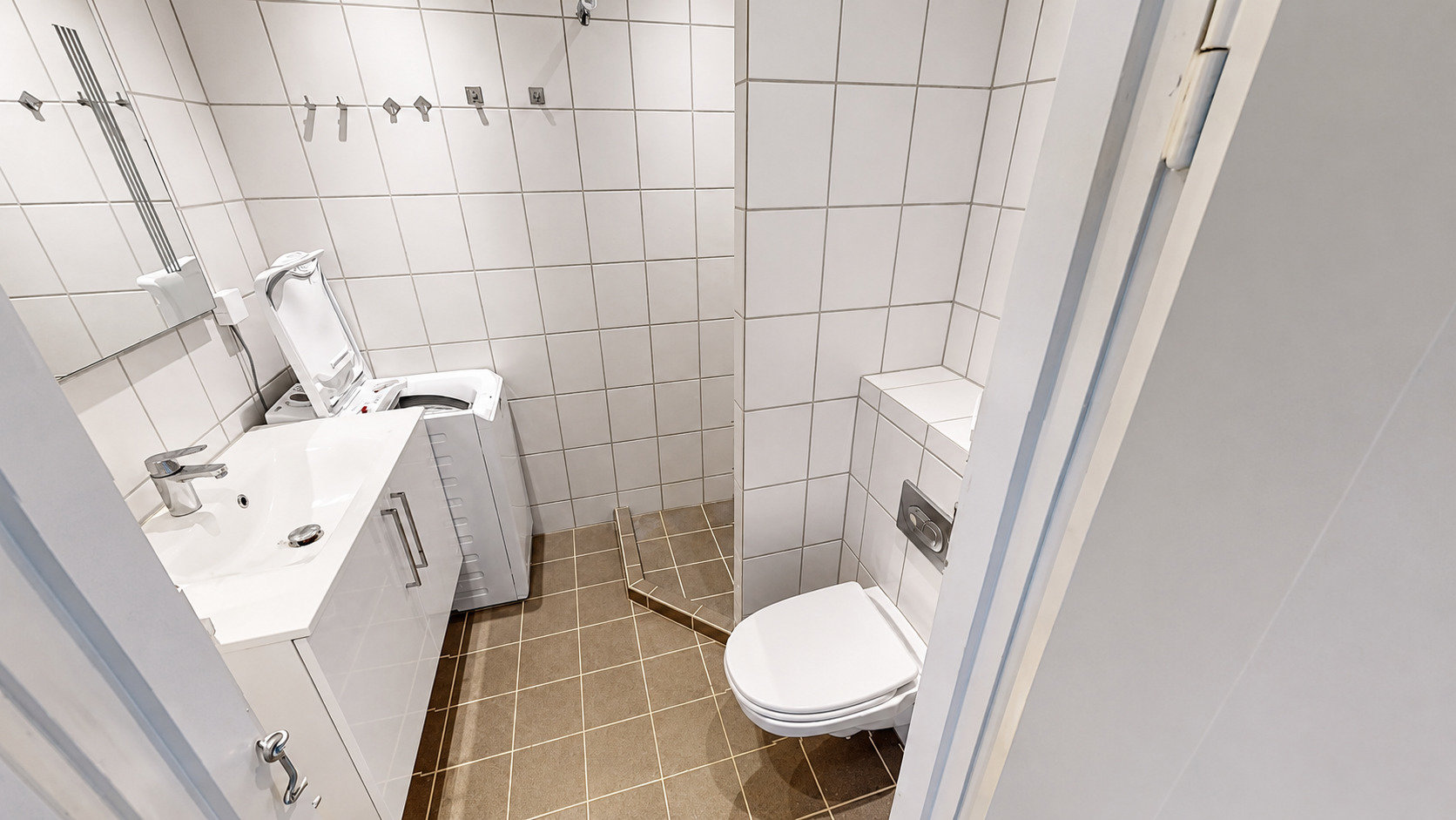 Moderne 2-værelses med to altaner og udsigt til grønt område billede 5